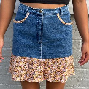 Extremely Cute Vintage Italian Denim Skirt, Great Condition Size 26